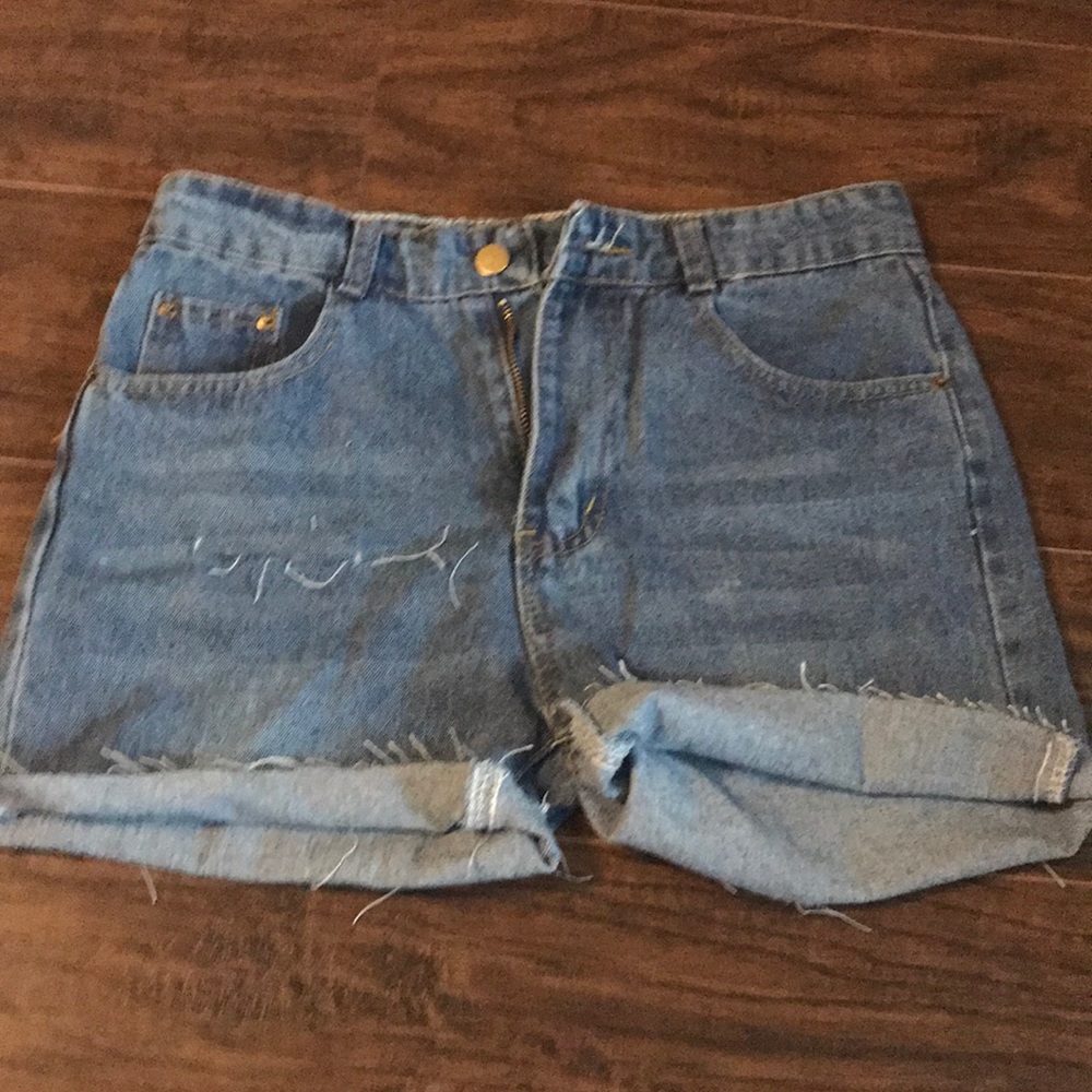 Ripped mom jean shorts
